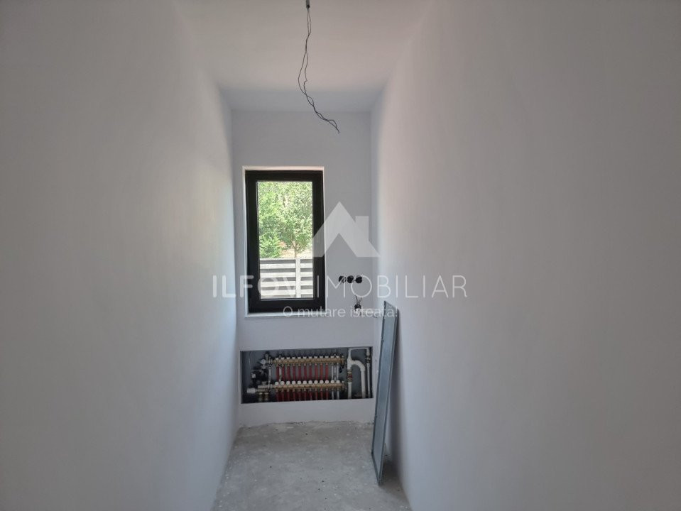 CASA SINGLE BALOTESTI TOATE UTILITATILE