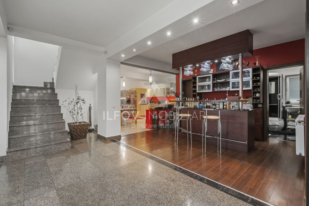 Otopeni central - vila single 387mp, lot generos 488mp, garaj, toate utilitatile