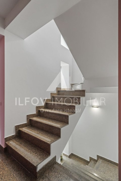Otopeni central - vila single 387mp, lot generos 488mp, garaj, toate utilitatile