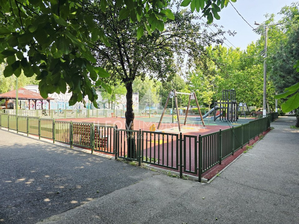 Apartament 4 camere central Otopeni, utilat si mobilat, parcare