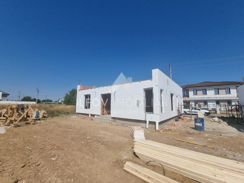 Case Balotești, 120mp, utilități, pădure, curte proprie, decembrie predare