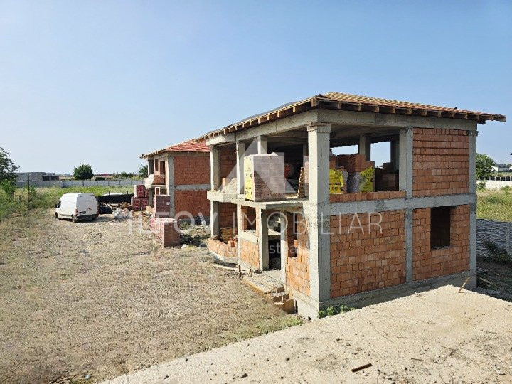 Vilă superbă P+1 Tunari 171mp, 4 camere, curte proprie, țiglă ceramică