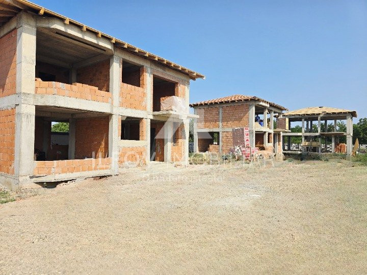 Vilă superbă P+1 Tunari 171mp, 4 camere, curte proprie, 467 mp teren