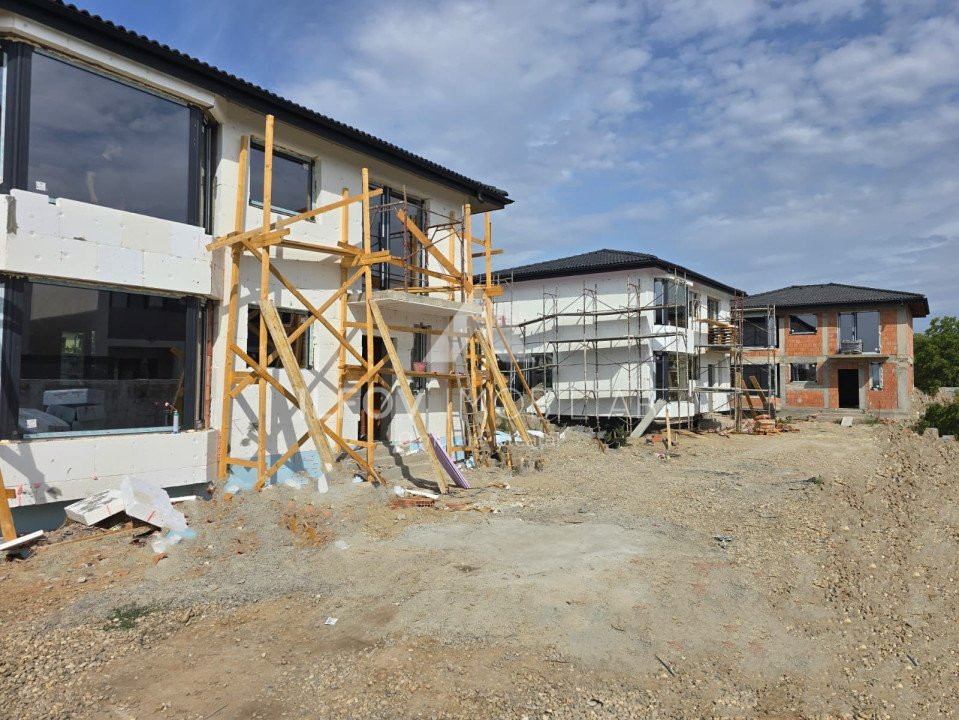 Vilă superbă P+1 Tunari 171mp, 4 camere, curte proprie, 467 mp teren