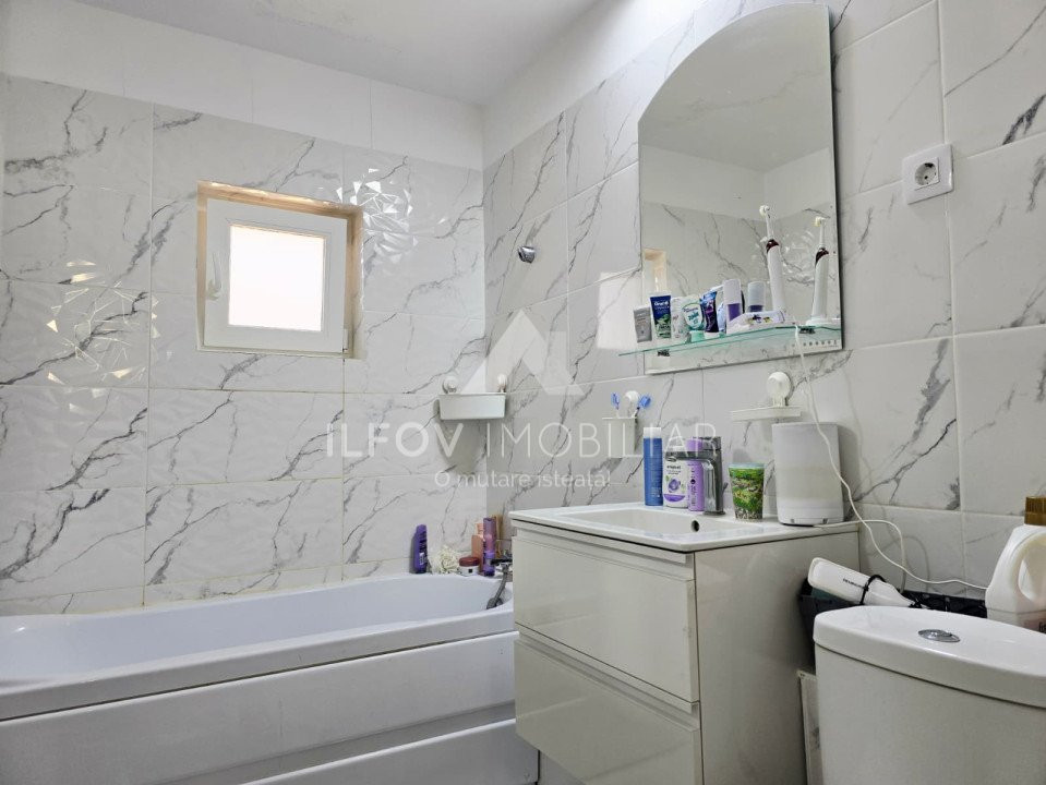 Apartament 3 camere Otopeni 90.mp, ultracentral, renovat, centrala