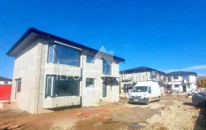Vilă superbă P+1 Tunari 171mp, 4 camere, curte proprie, țiglă ceramică