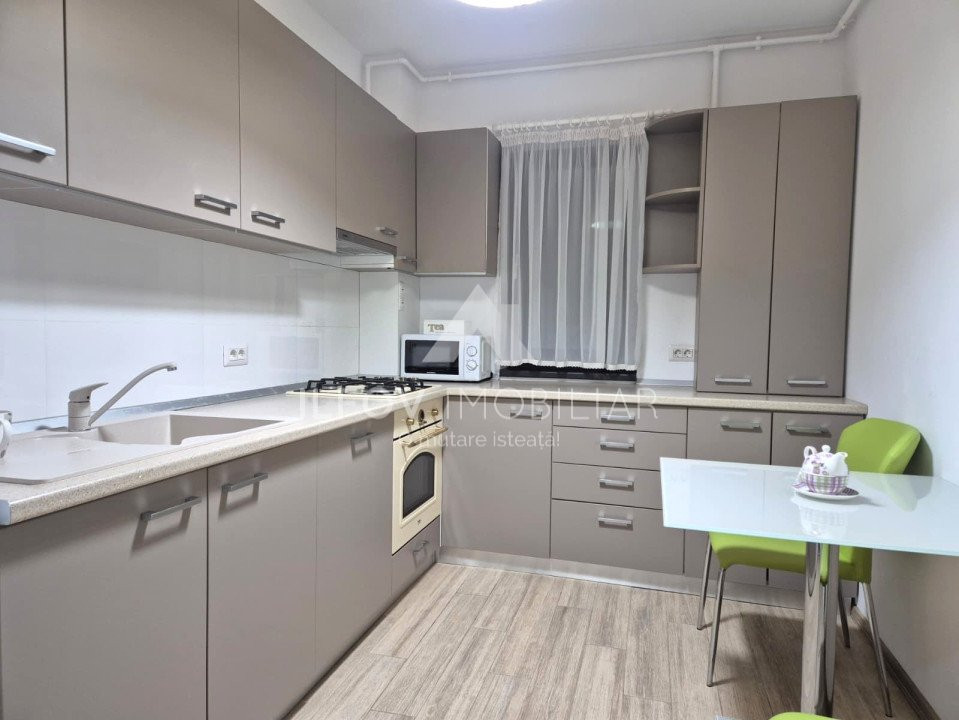 Apartament cu 2 camere spatios, central, complet mobilat si utilat