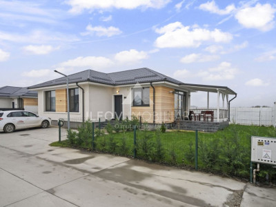 Casa pe parter Tunari, 96mp, lot 275mp, 2 locuri parcare