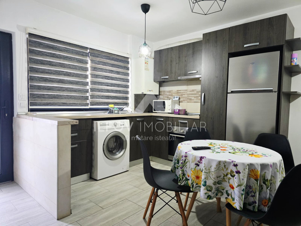 Studio 2 nivele 42mp, utilat si mobilat, curte 11mp, parcare