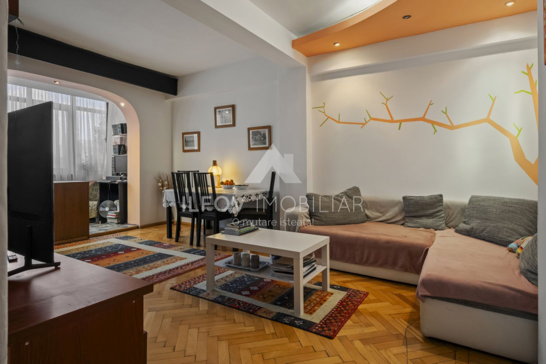 Apartament 3 camere Pța Romană, vedere spre parcul din spate, spațios decomandat