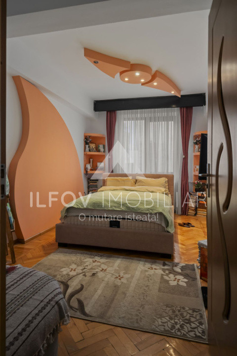 Apartament 3 camere Pța Romană, vedere spre parcul din spate, spațios decomandat