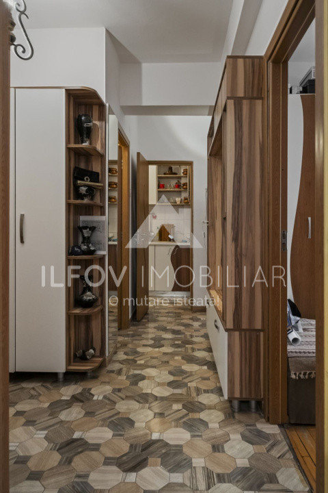 Apartament 3 camere Pța Romană, vedere spre parcul din spate, spațios decomandat