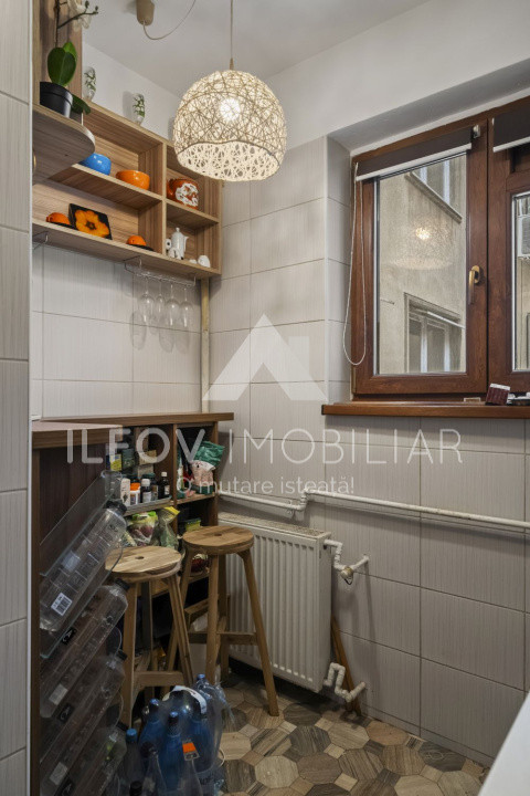 Apartament 3 camere Pța Romană, vedere spre parcul din spate, spațios decomandat