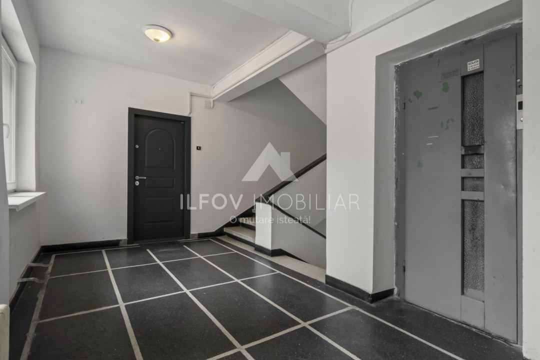 Apartament 3 camere Pța Romană, vedere spre parcul din spate, spațios decomandat