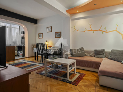 Apartament 3 camere Pța Romană, vedere spre parcul din spate, spațios decomandat