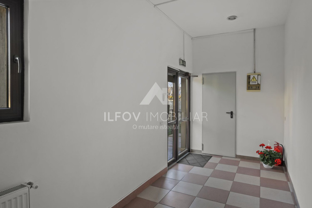 Cladire comperciala Otopeni central, 748mp, investitie excelenta