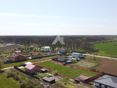 TEREN 2.500 MP, DESCHIDERE 30.66 ML, LÂNGĂ PĂDURE, POSIBILITATE PARCELARE