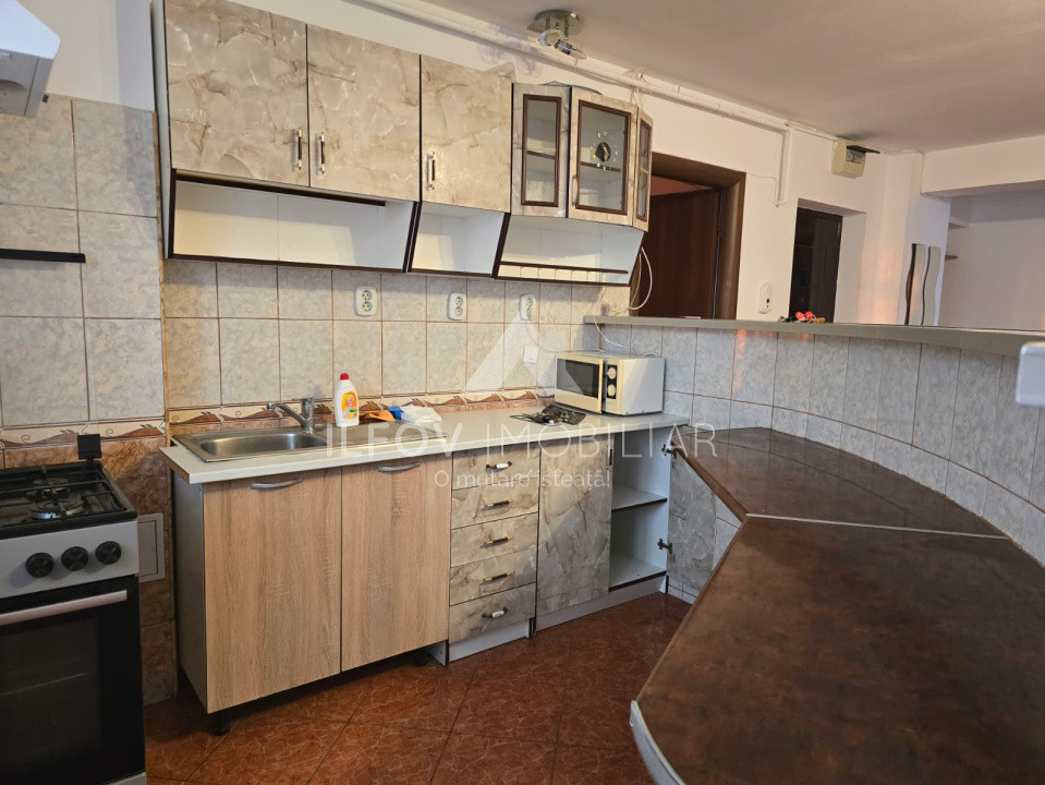 Apartament 3 camere Otopeni, 96mp, central, utilat si mobilat modest