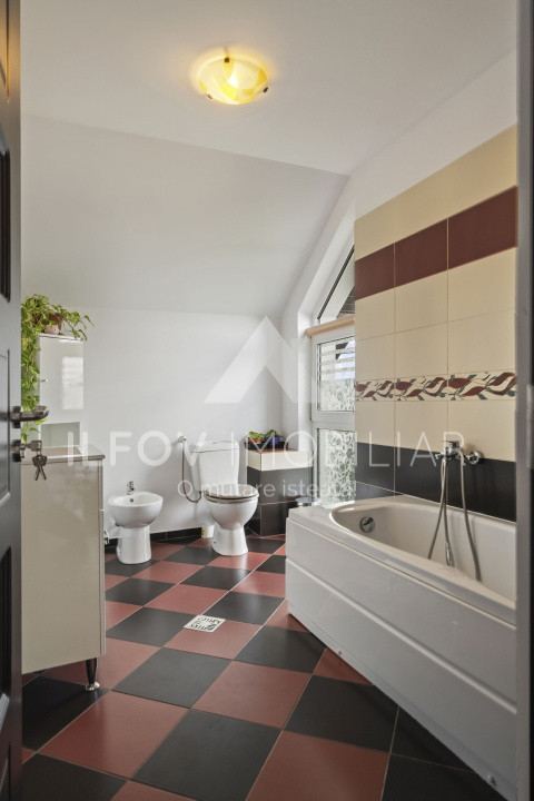 Ciolpani Casa 4 camere P+M, 150mp, teren 500m, utilități, asfalt, pomi, pădure
