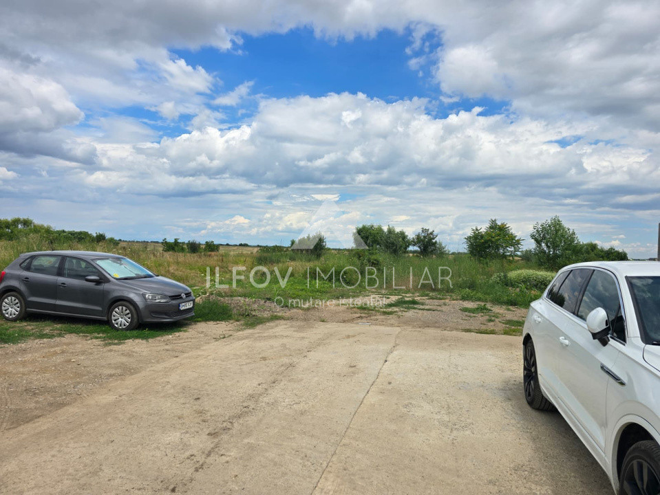 Lot teren casa Tunari 743mp