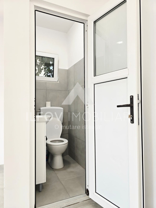 Spatiu comercial central Balotesti, 21.3 mp, curte 25mp, complet renovat